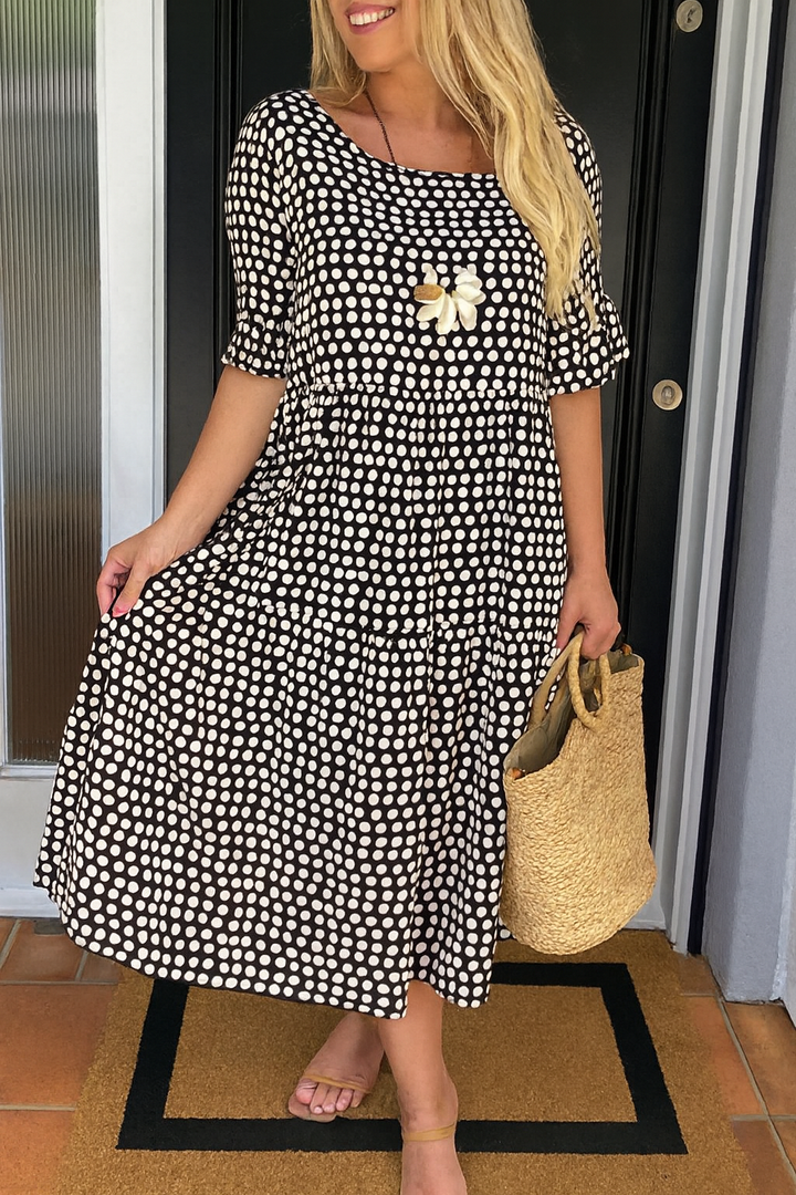 Short Sleeve Midi Dress with Relaxed Silhouette and Round Neckline