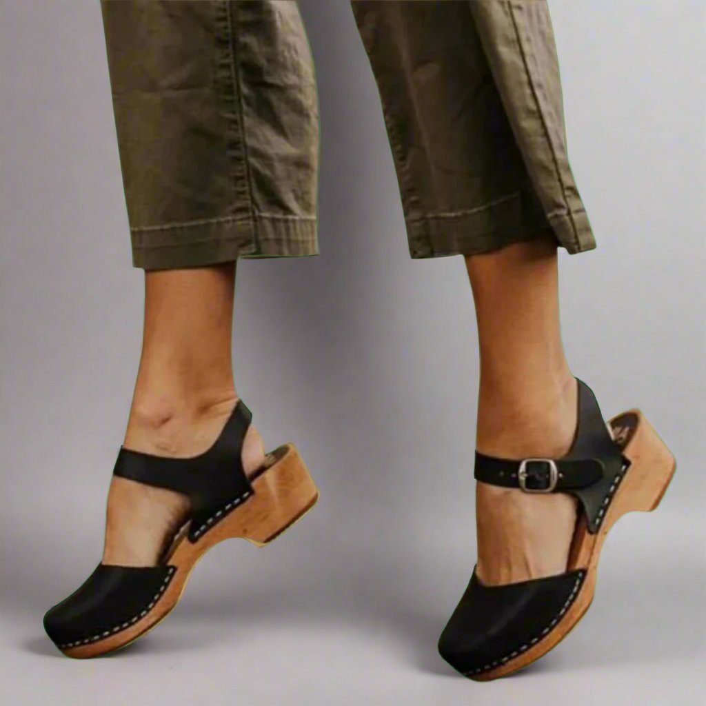 Women's Closed-Toe Platform Sandals with Cushioned Sole and Breathable Design