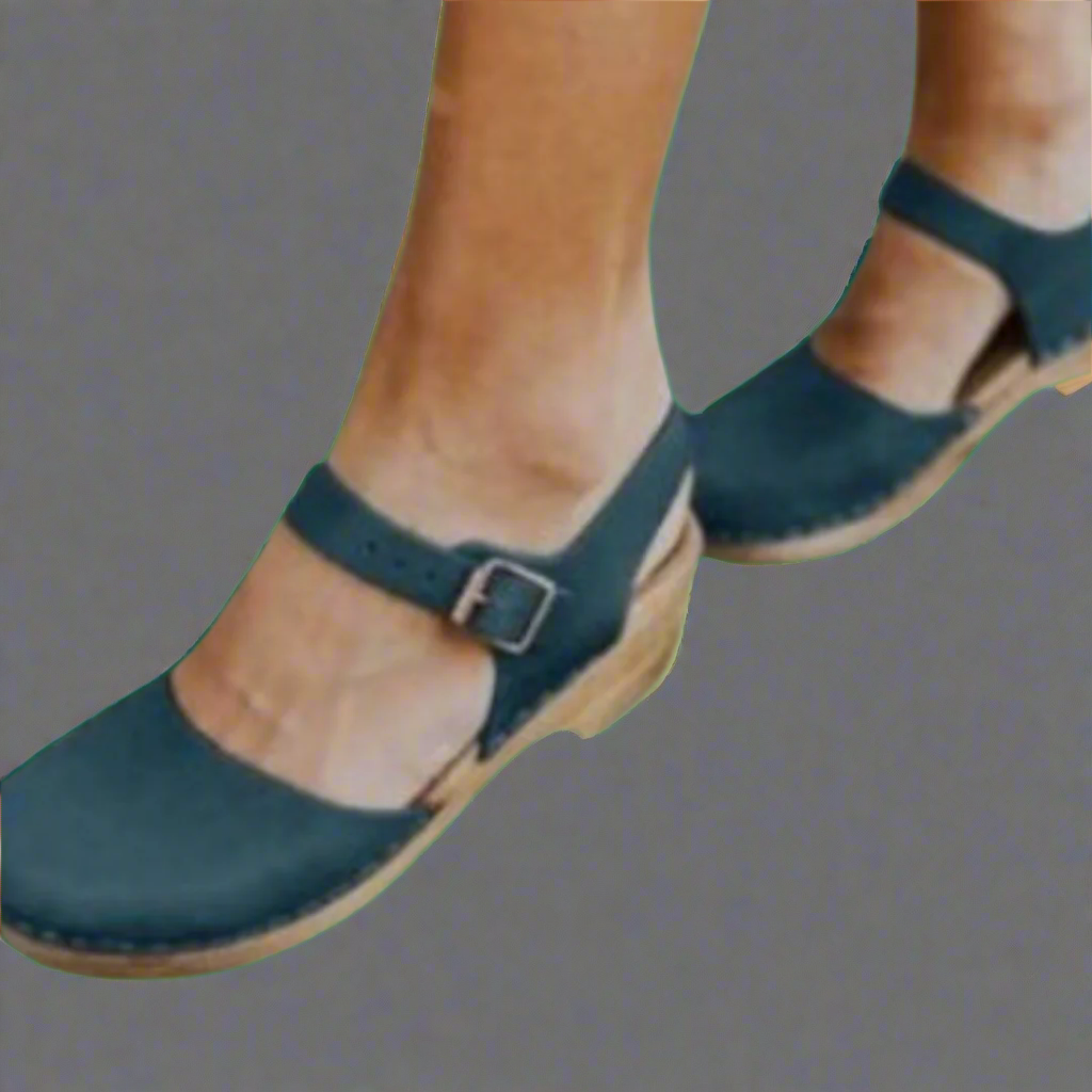 Women's Closed-Toe Platform Sandals with Cushioned Sole and Breathable Design