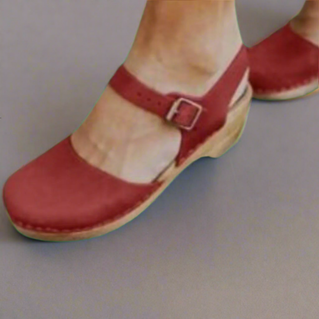 Women's Closed-Toe Platform Sandals with Cushioned Sole and Breathable Design
