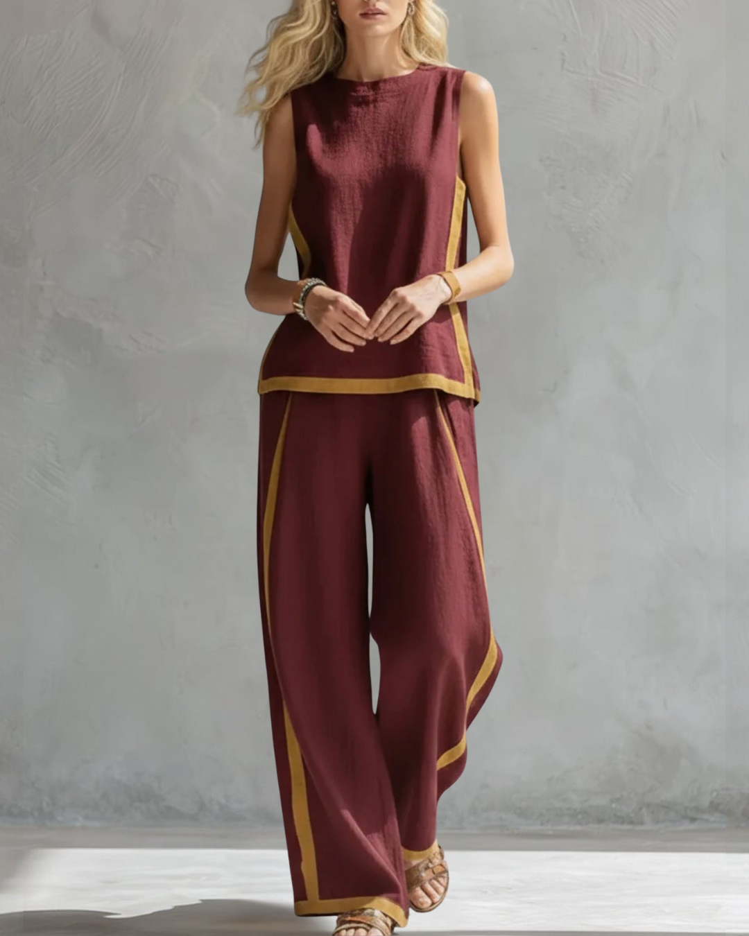 Two-Piece Relaxed Fit Set with Contrast Detailing and Breathable Fabric