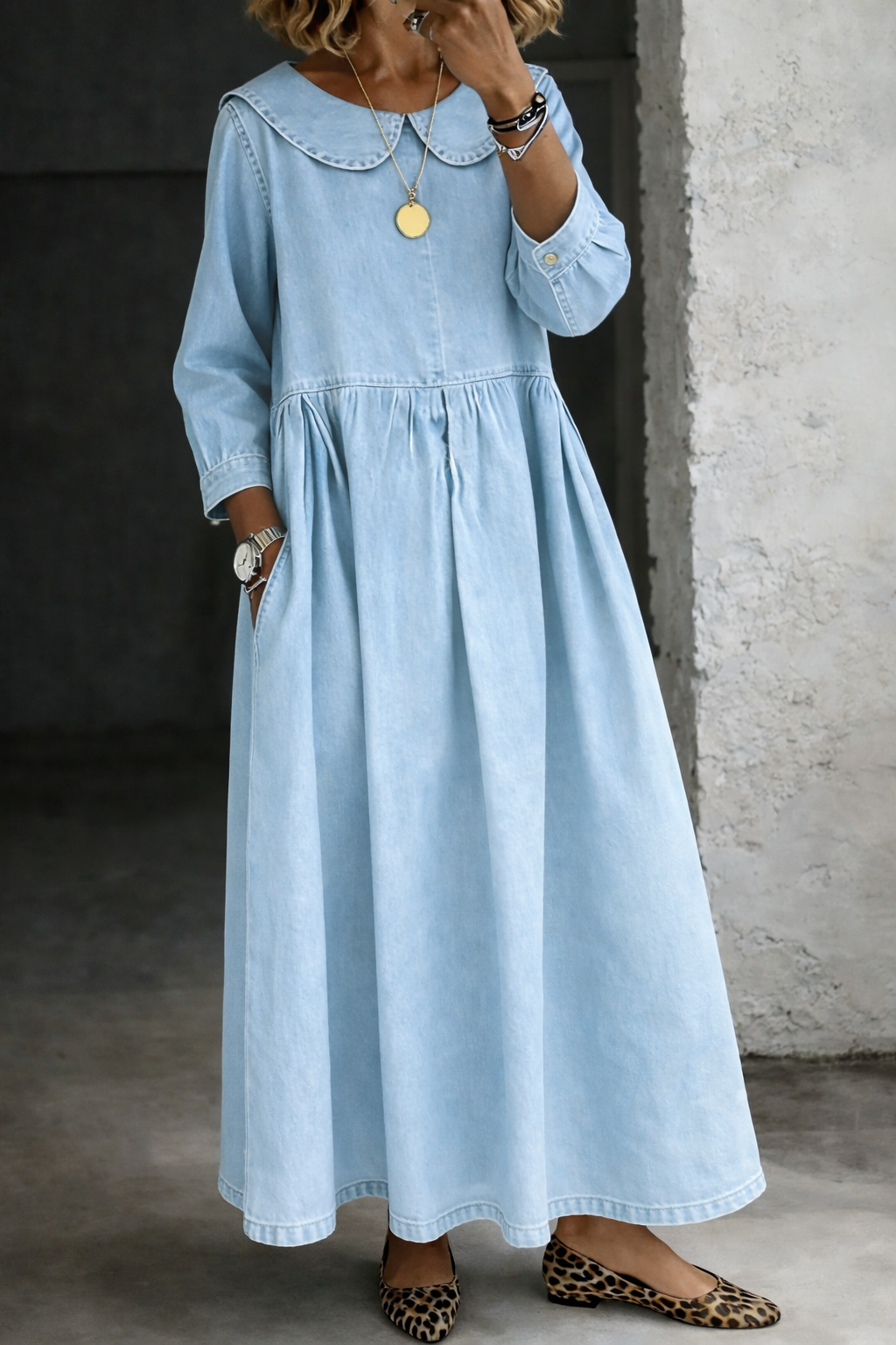 Women's Casual Dress with Peter Pan Collar and Relaxed Fit
