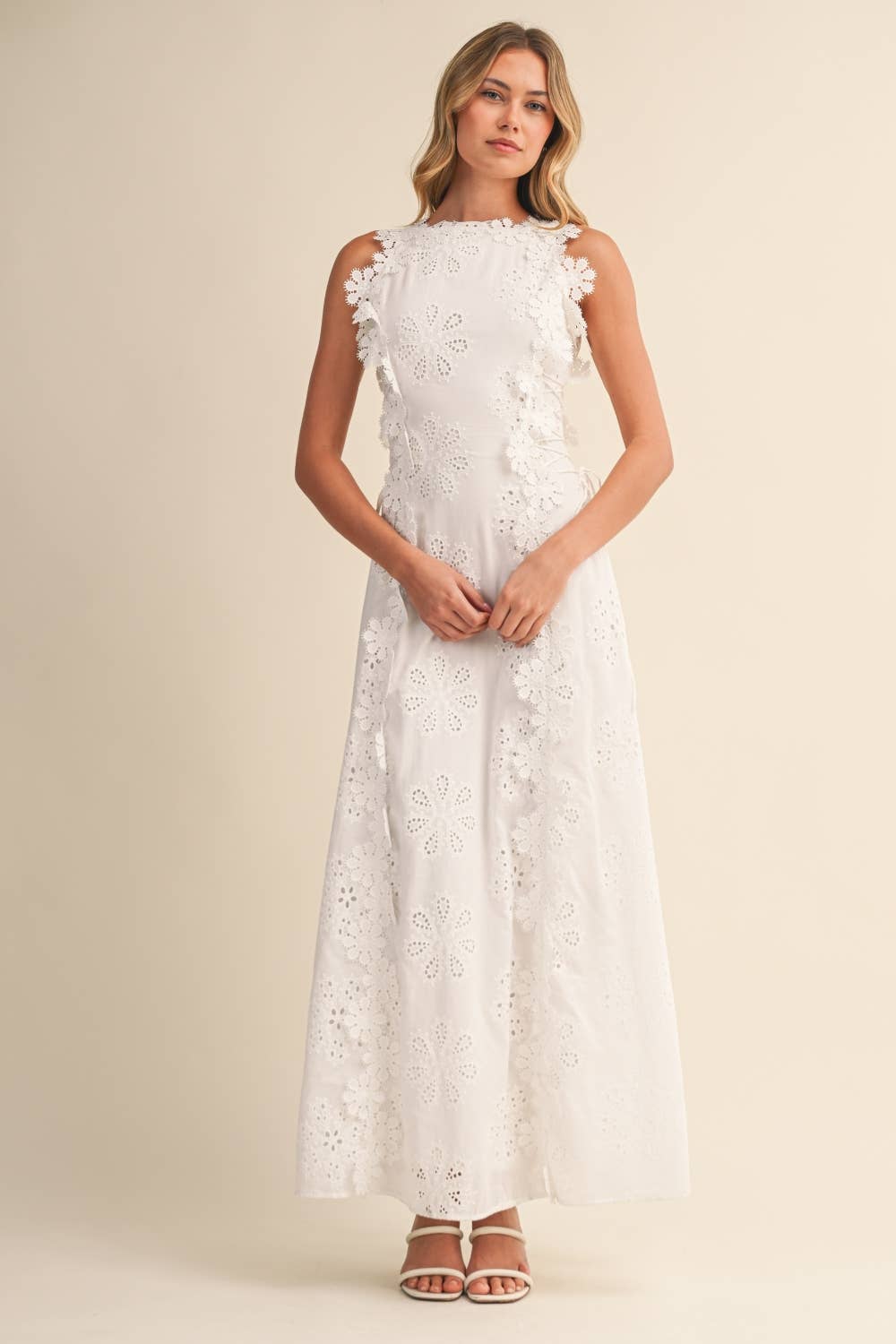 Della Maxikleid: Romantische Eleganz für Sommerfeiern und Events 4