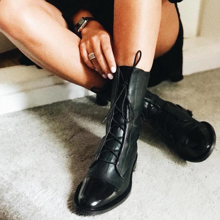 Lace-Up Heeled Boots with Arch Support and Cushioned Insole, Vintage Design
