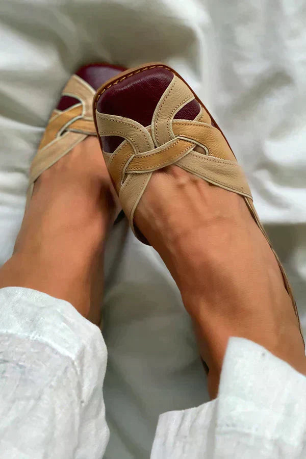 Closed-Toe Heeled Shoes with Cushioned Footbed and Reinforced Heel, Professional Design