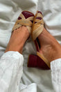 Closed-Toe Heeled Shoes with Cushioned Footbed and Reinforced Heel, Professional Design