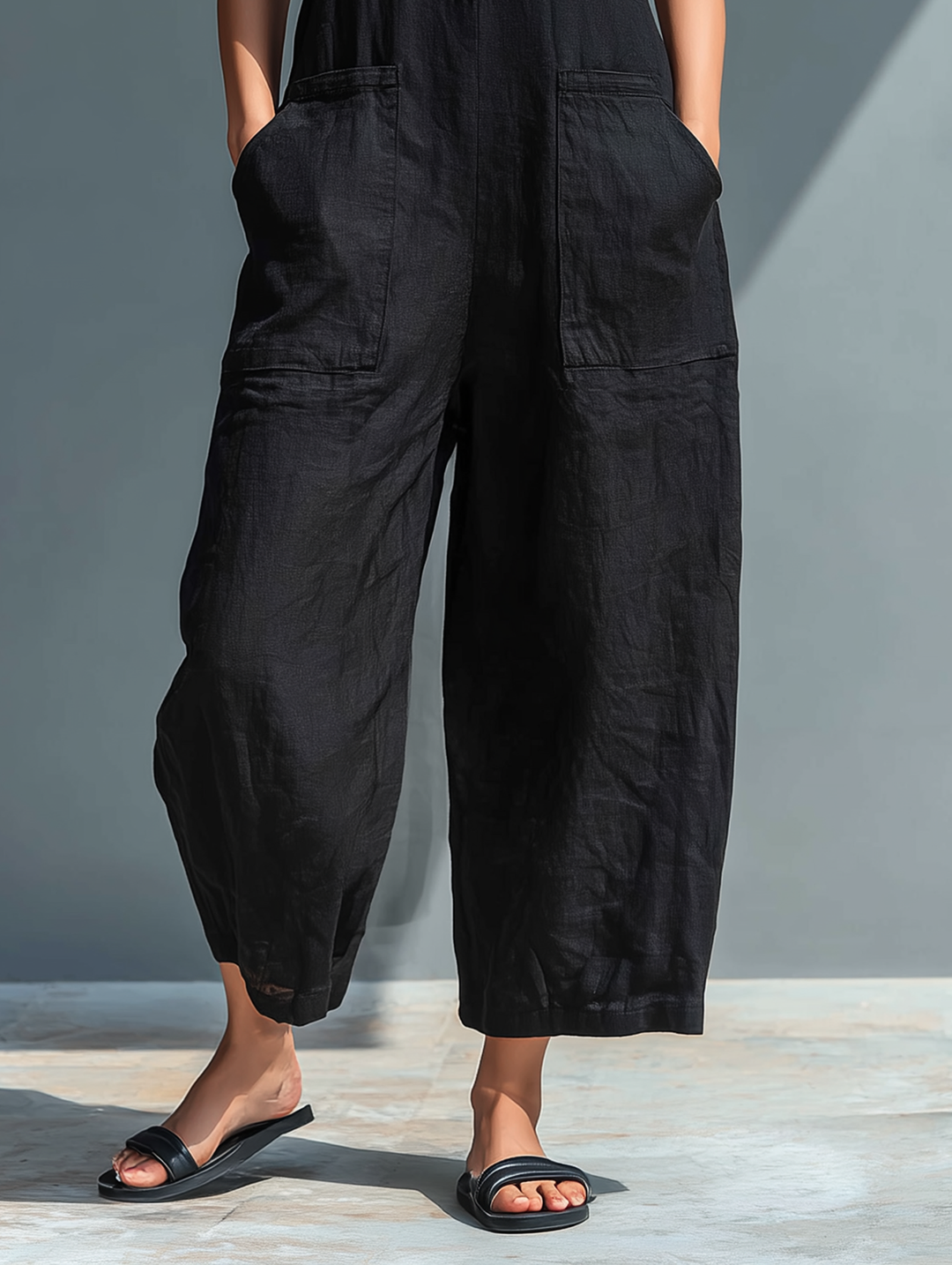 Sleeveless Jumpsuit with Mandarin Collar and Button-Front Closure